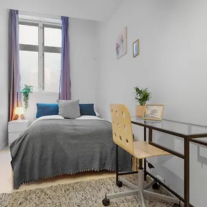  Albergue Fabryka