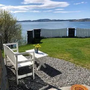 Apartamento Koselig Nyoppusset 3 Roms Med Egen Parkeringsplass I Rolige Omgivelse Naer Sjoen, 2 Mil Nord For Sentrum., Bergen